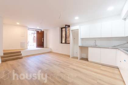 Bajo en venta en Plaça del Sagrat Cor, Centre Vila - La Geltrú, Vilanova i la Geltrú-0