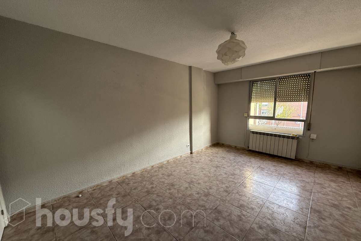 Piso en alquiler en Calle de San Maximiliano, Ciudad Lineal, Madrid-1