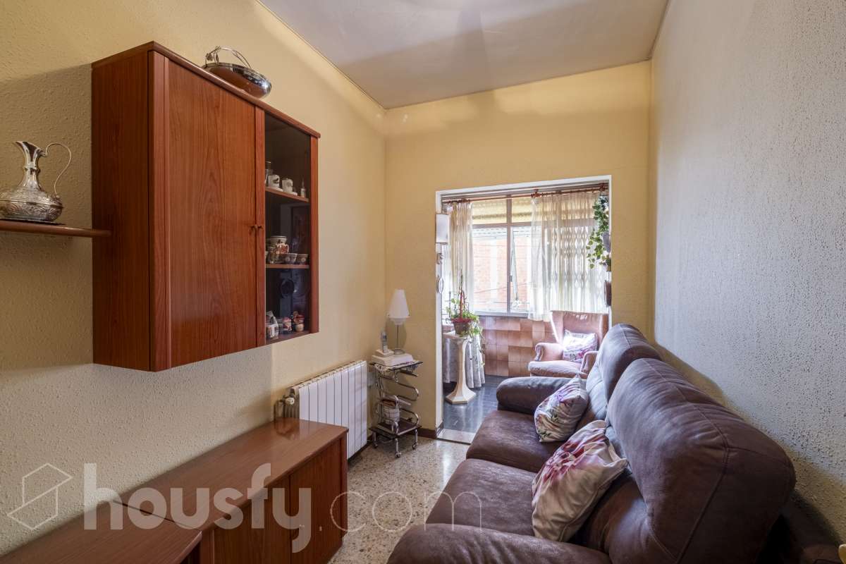 Piso en venta en CL JOSEP CUXART,  Cornellà de Llobregat-1