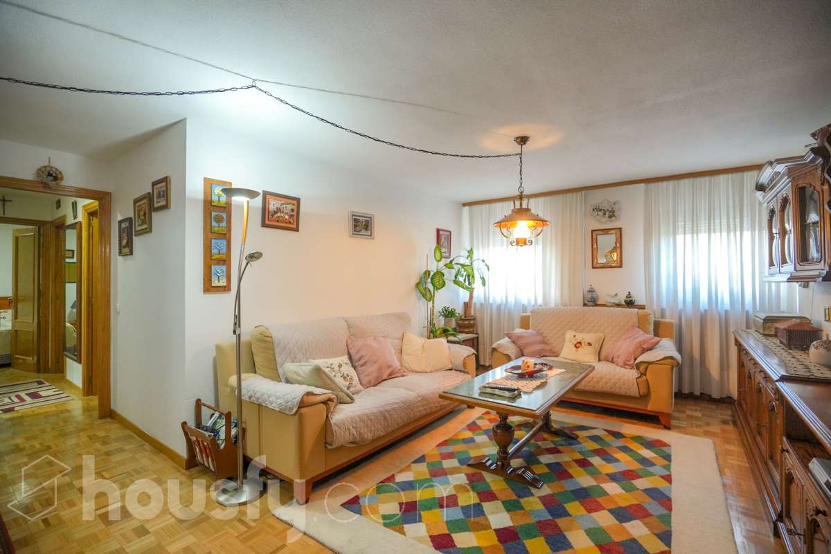 Piso en venta en Av. Santa Eugenia, Villa de Vallecas, Madrid-0