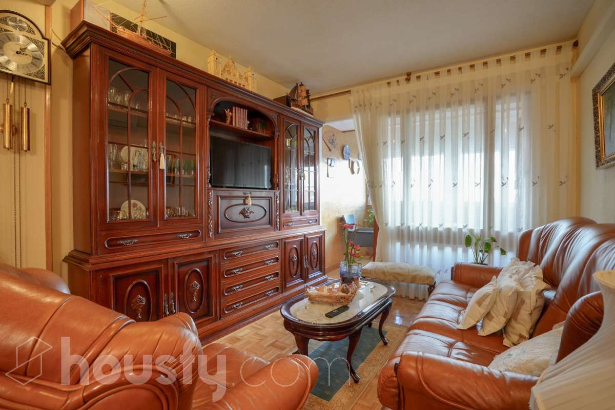 Piso en venta en CL Zazuar, Villa de Vallecas, Madrid-1