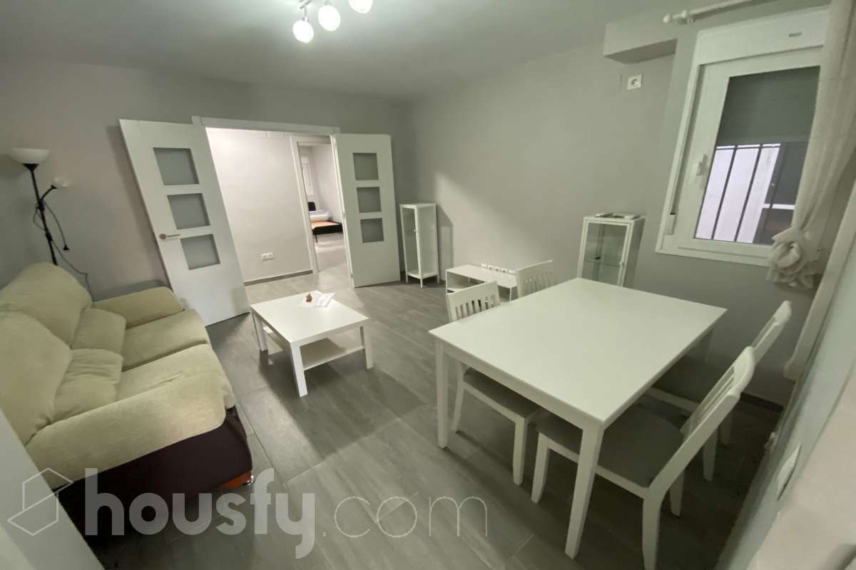 Piso en alquiler en Calle José María de Pereda, Cerro Amate, Sevilla-0