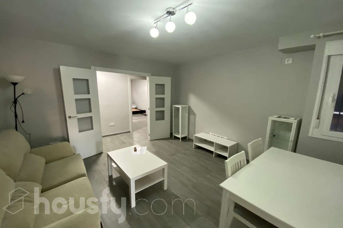 Piso en alquiler en Calle José María de Pereda, Cerro Amate, Sevilla-1