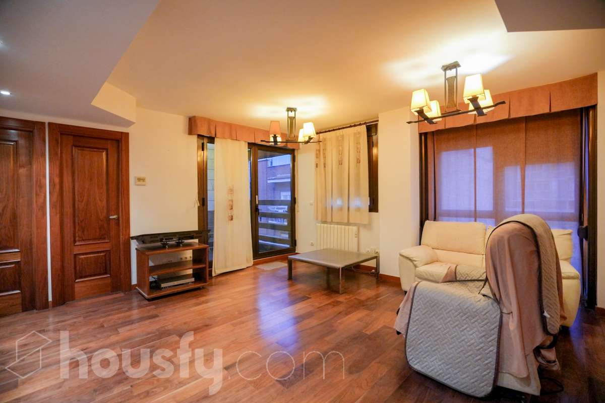 Piso en venta en Calle San Moisés, Puente de Vallecas, Madrid-0