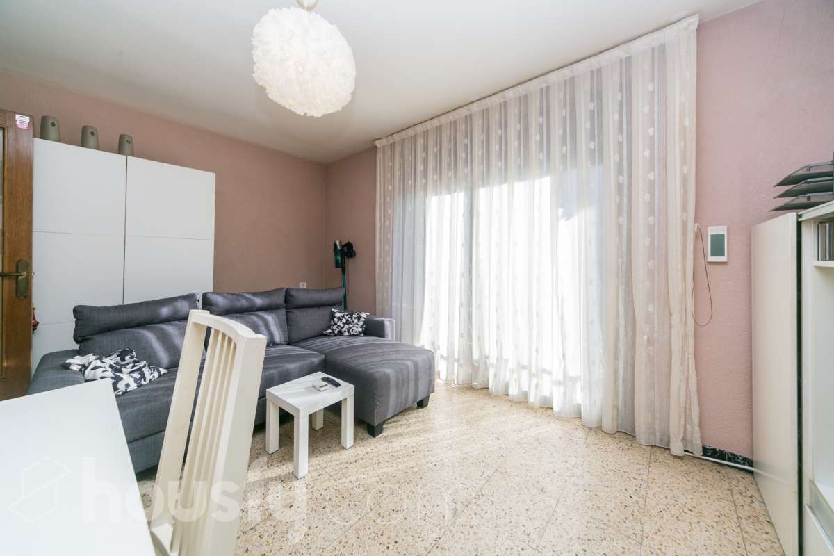 Piso en venta en Carrer de la Poetessa Caparà, Nord-Est, Terrassa-1