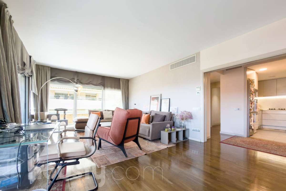 Piso en venta en Carrer de Joan Obiols, Les Corts, Barcelona-2