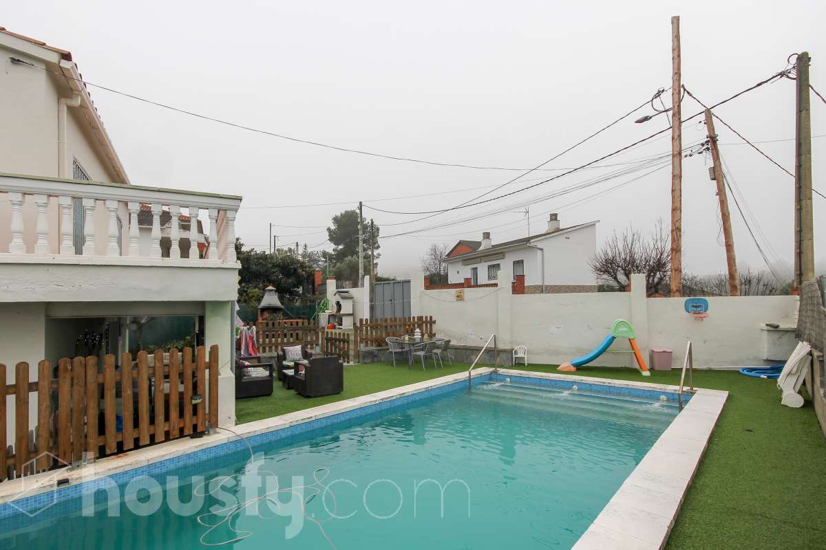 Casa en venta en Carrer Castellar,  Vacarisses-1