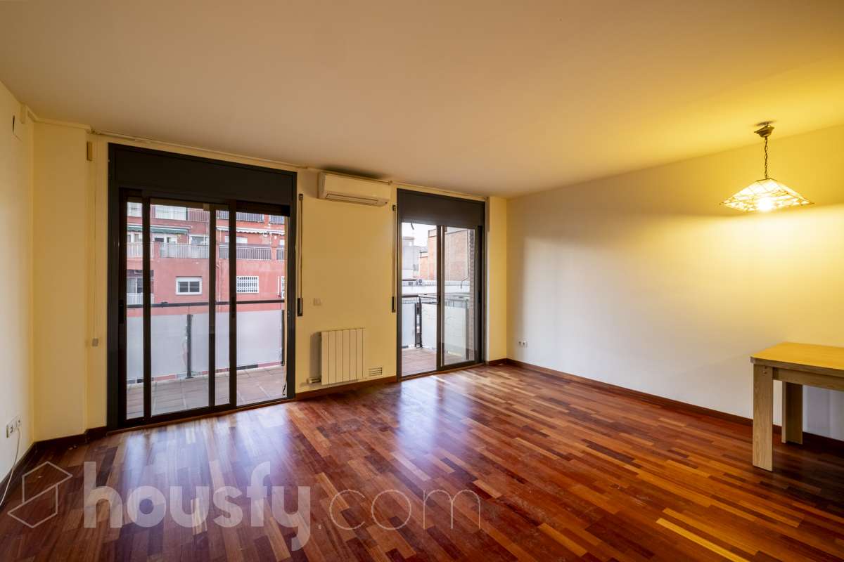 Piso en venta en AV CONSTITUCIO, 142,  Castelldefels-0