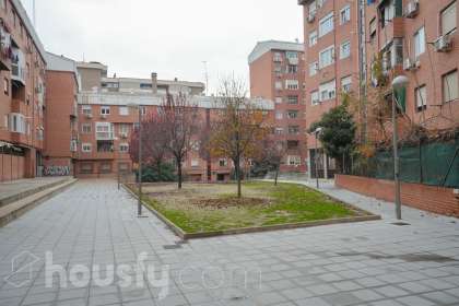 Piso en venta en Calle de Salvador de Madariaga, San Pascual, Madrid-0