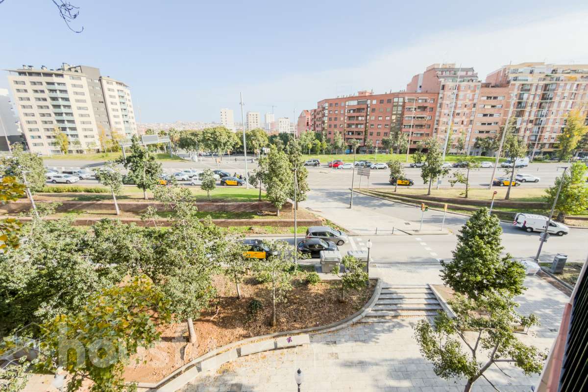 Piso en venta en AV MERIDIANA, Nou Barris, Barcelona-0