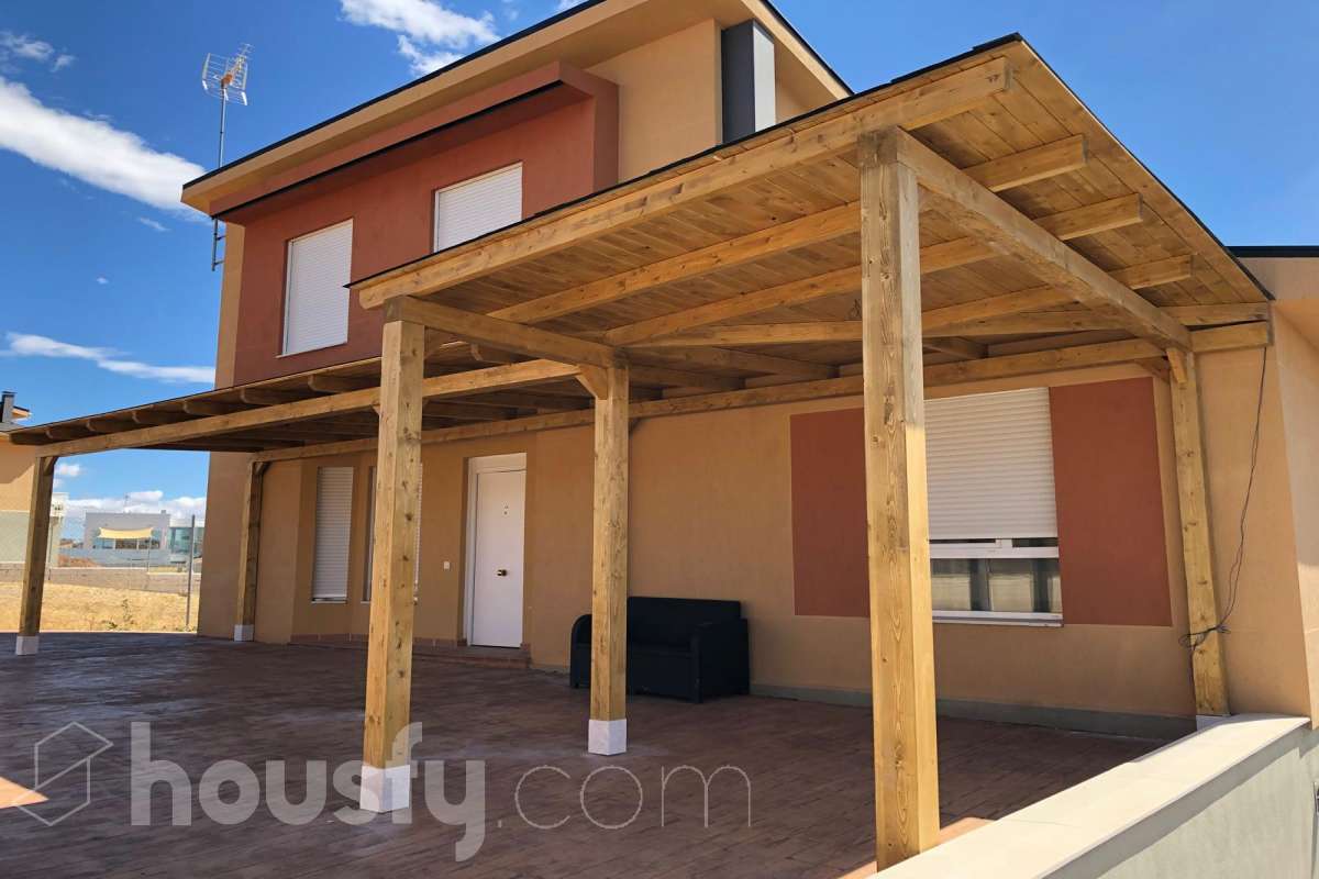 Casa en venta en Calle Ávila,  El Casar-0