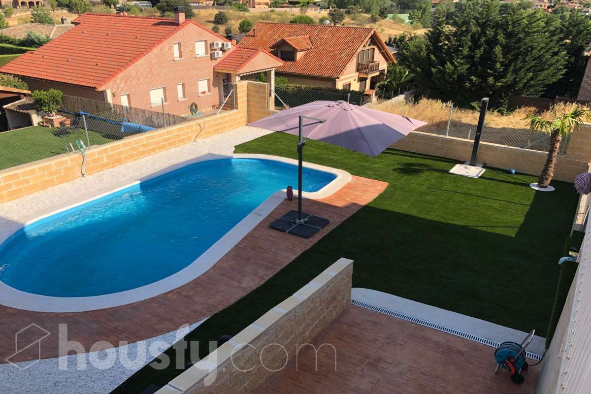 Casa en venta en Calle Ávila,  El Casar-1