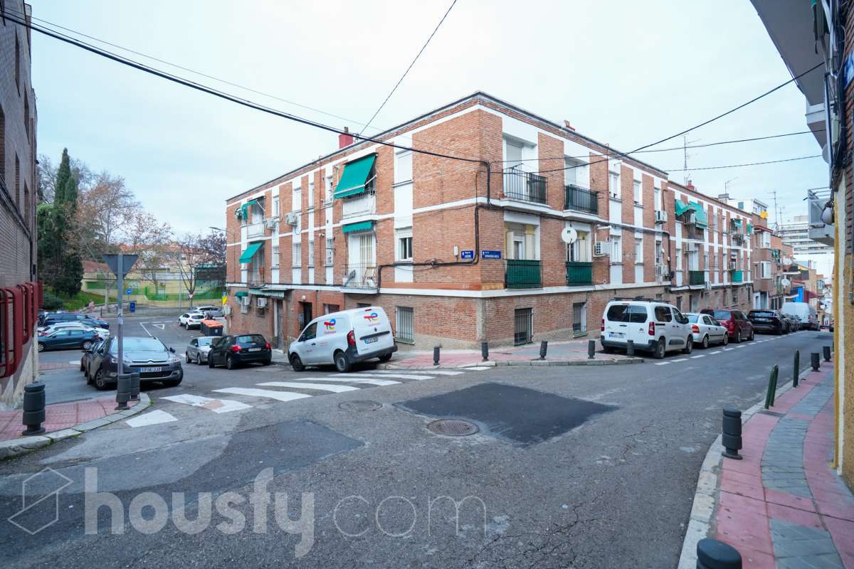 Piso en venta en Cl Bernardina García, Latina, Madrid-0