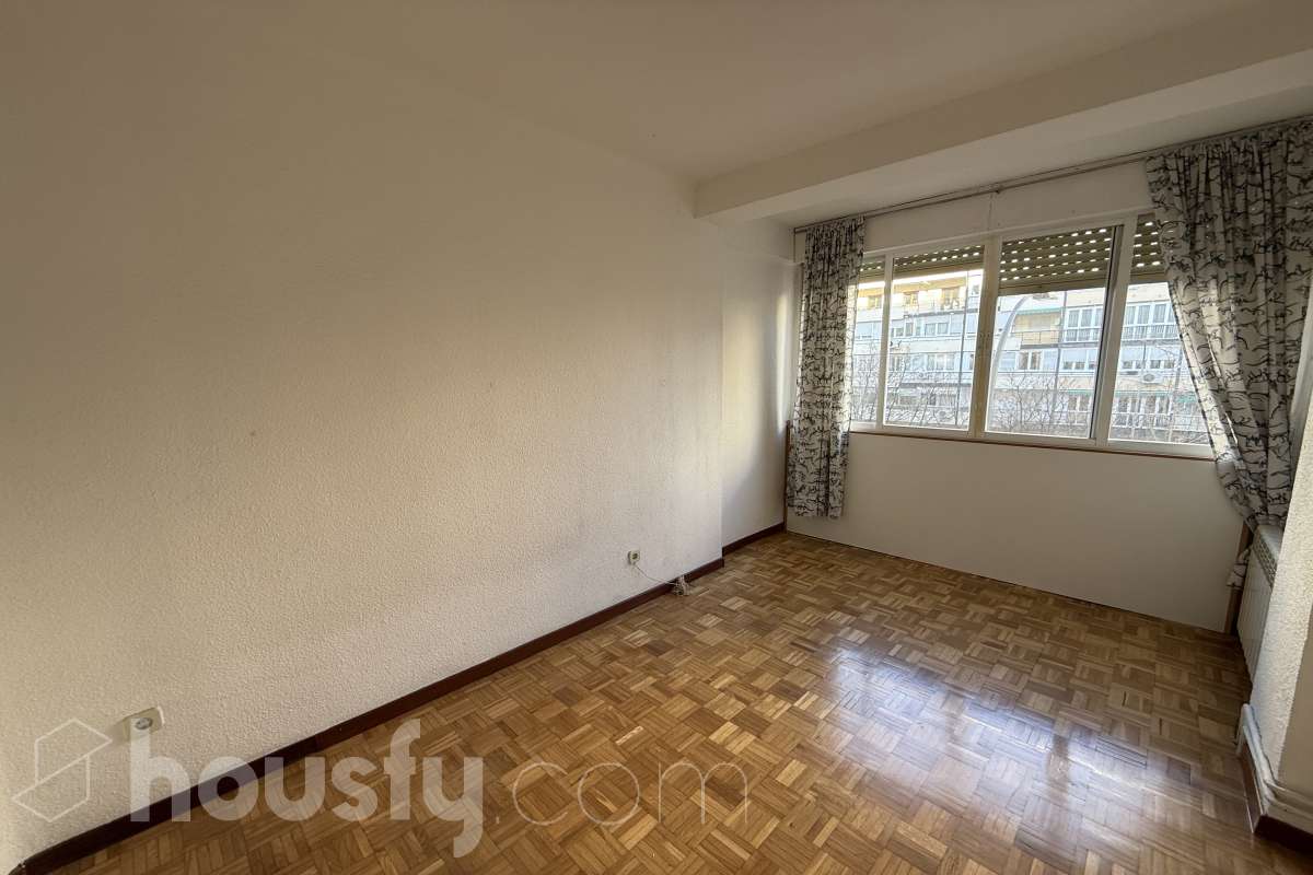 Piso en alquiler en Calle de la Virgen del Coro, Ciudad Lineal, Madrid-3