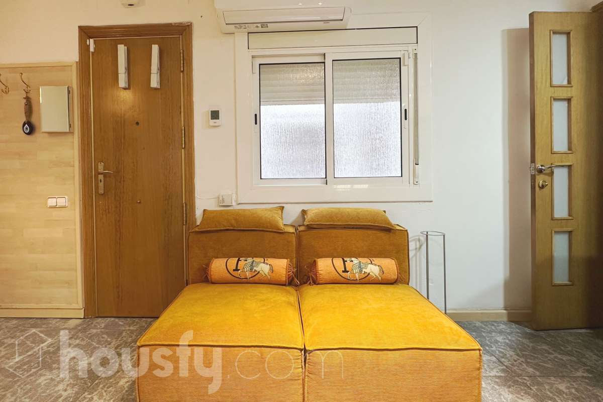 Piso en venta en Carrer Bòbiles, La Florida - Les Planes, L'Hospitalet de Llobregat-3