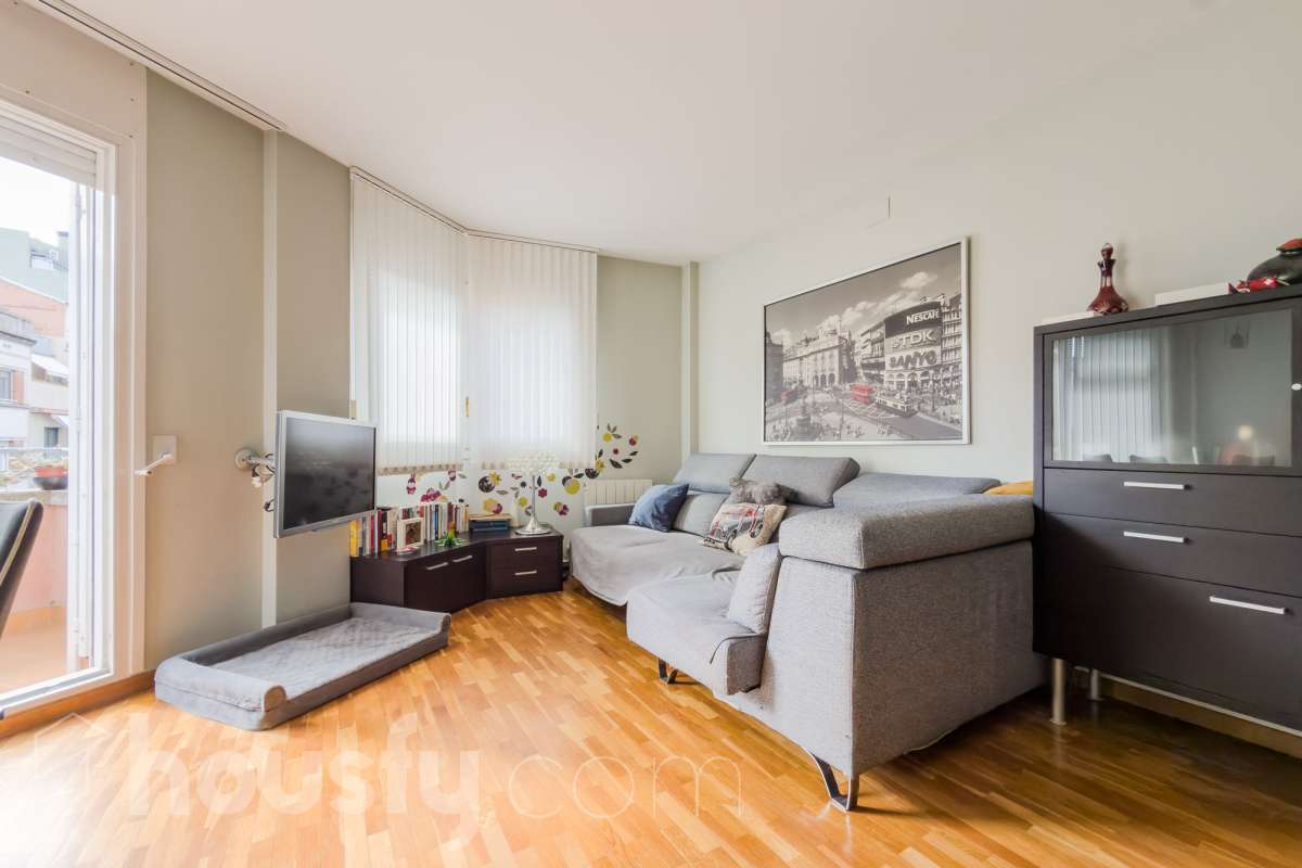Piso en venta en Carrer de la Renaixença, Horta Guinardó, Barcelona-1
