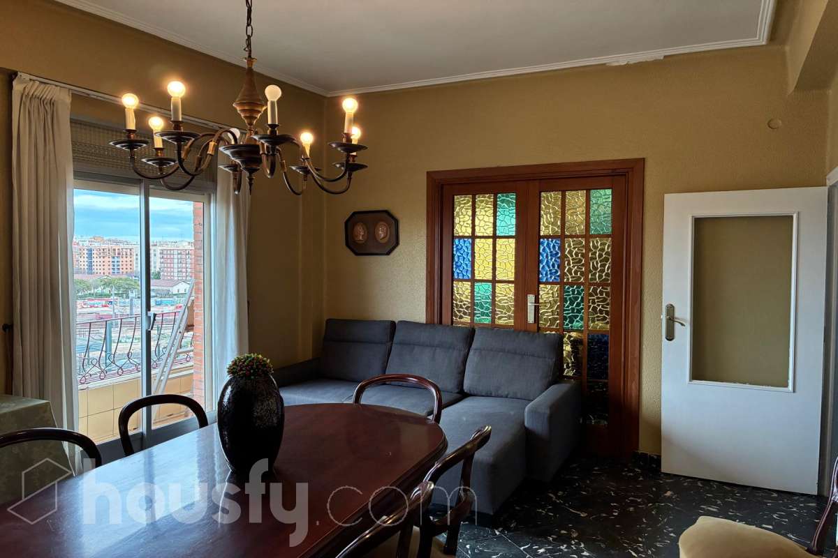 Piso en venta en Carrer de Millars, Jesús, Valencia-0