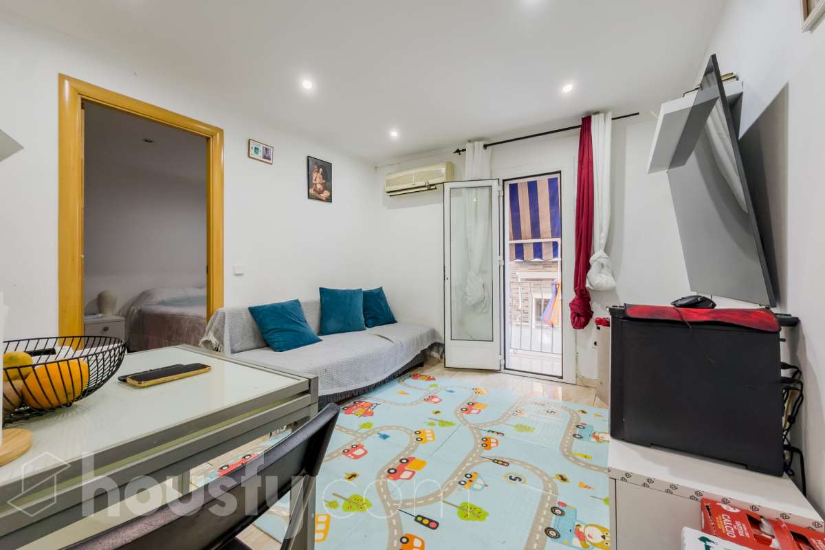 Piso en venta en CL ROMA,  Santa Coloma de Gramenet-0