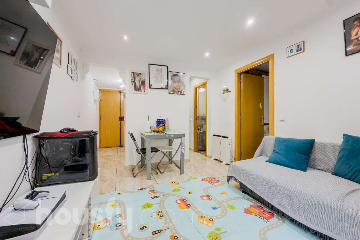 Piso en venta en CL ROMA,  Santa Coloma de Gramenet-2