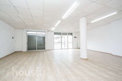 Local en venta en Passeig, Eixample - Cam Bogunya, Castellar del Vallès-0