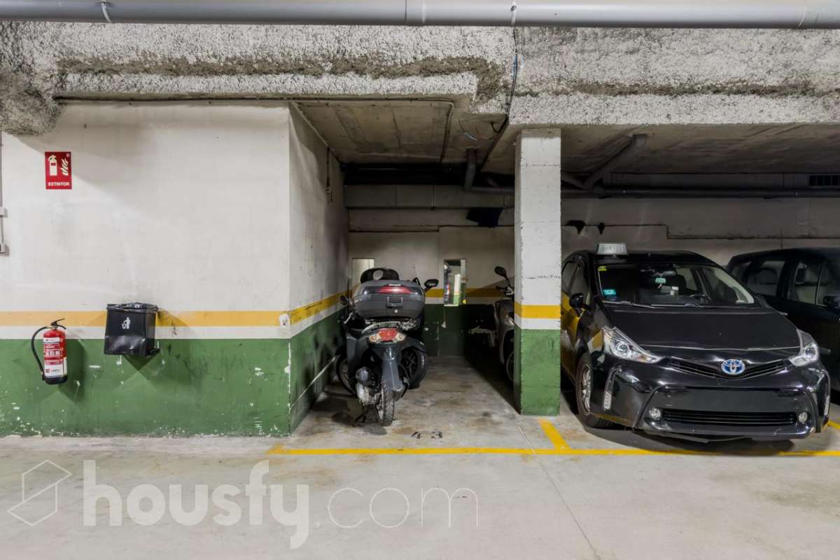 Garaje en venta en Carrer del Pistó, Sant Martí, Barcelona-0