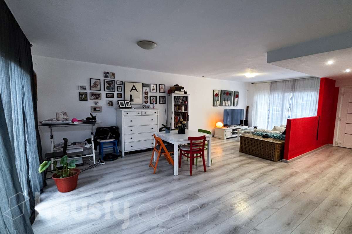 Casa en venta en Carrer Josep Olivet Legares,  Olot-1