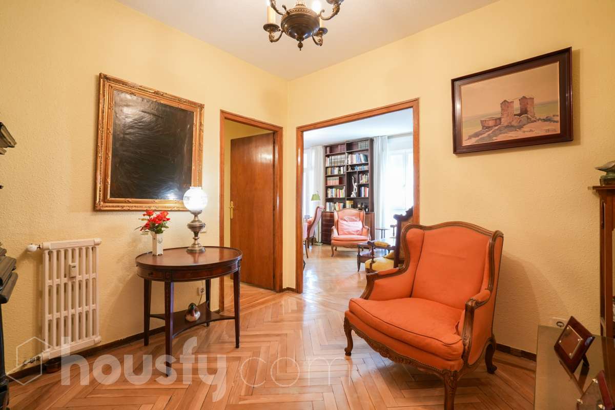 Piso en venta en CL. Fortunata y Jacinta, Tetuán, Madrid-1