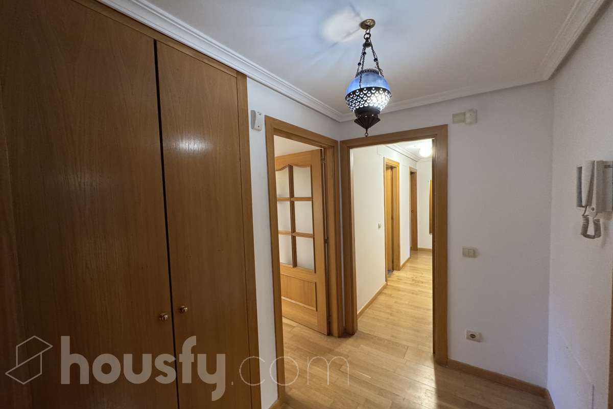 Piso en alquiler en Calle Obanos, Fuencarral, Madrid-0