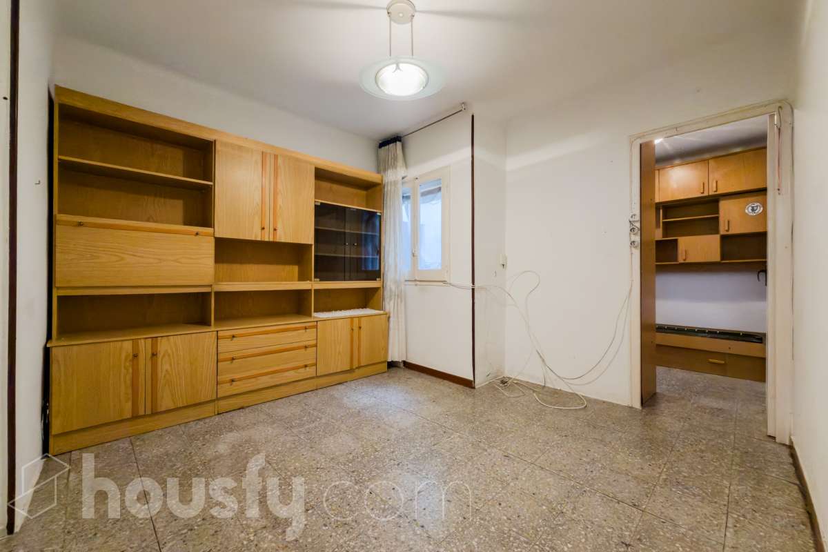 Piso en venta en CL ROGER DE LLURIA,  Santa Coloma de Gramenet-0