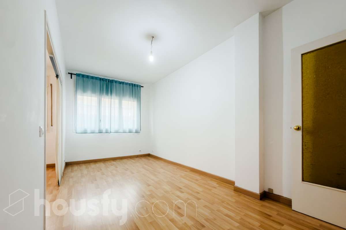 Piso en venta en Carrer de Leiva, Sants-Montjuïc, Barcelona-1