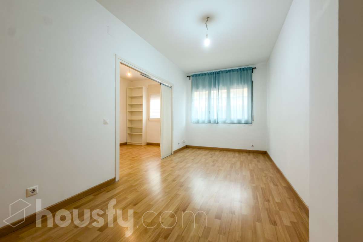 Piso en venta en Carrer de Leiva, Sants-Montjuïc, Barcelona-0