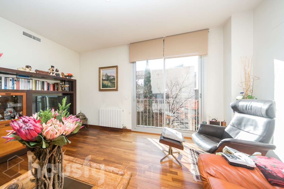 Piso en venta en Carrer Josep Padrosa,  Sant Just Desvern-1