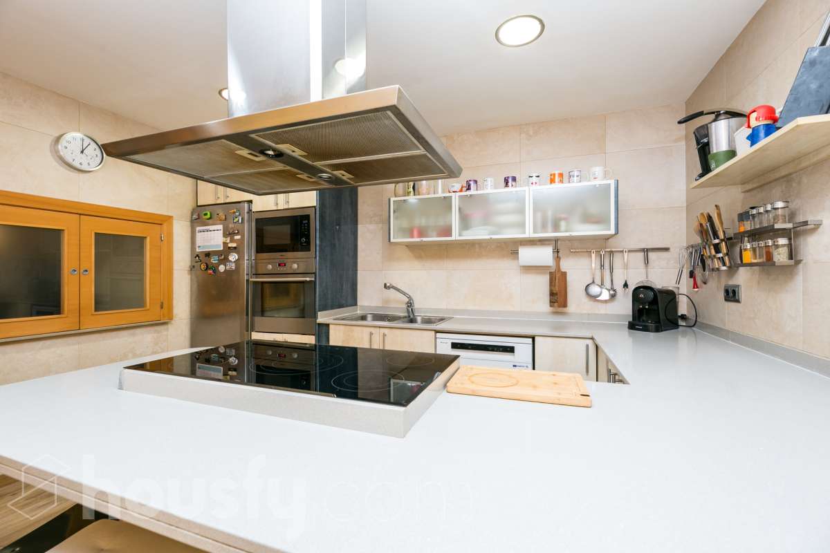 Piso en venta en Carrer Ramon Menéndez Pidal,  Sant Boi de Llobregat-1