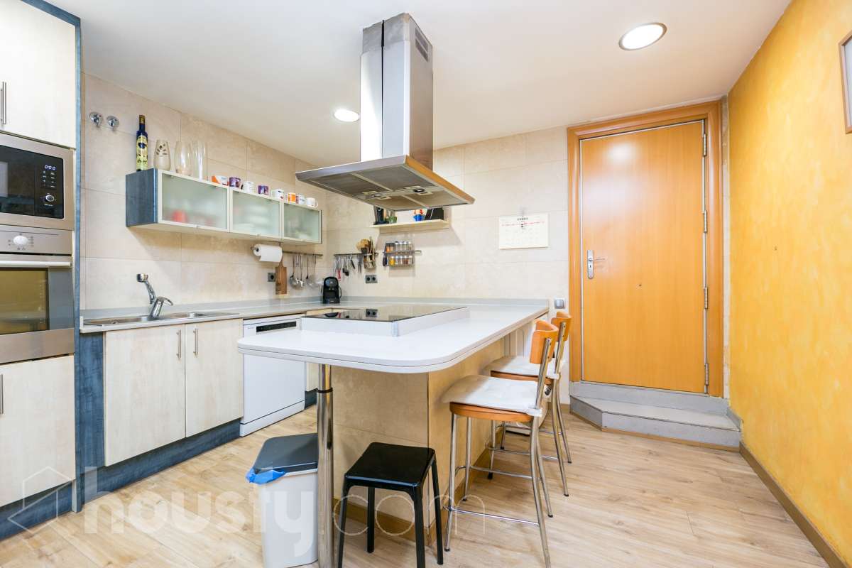 Piso en venta en Carrer Ramon Menéndez Pidal,  Sant Boi de Llobregat-2