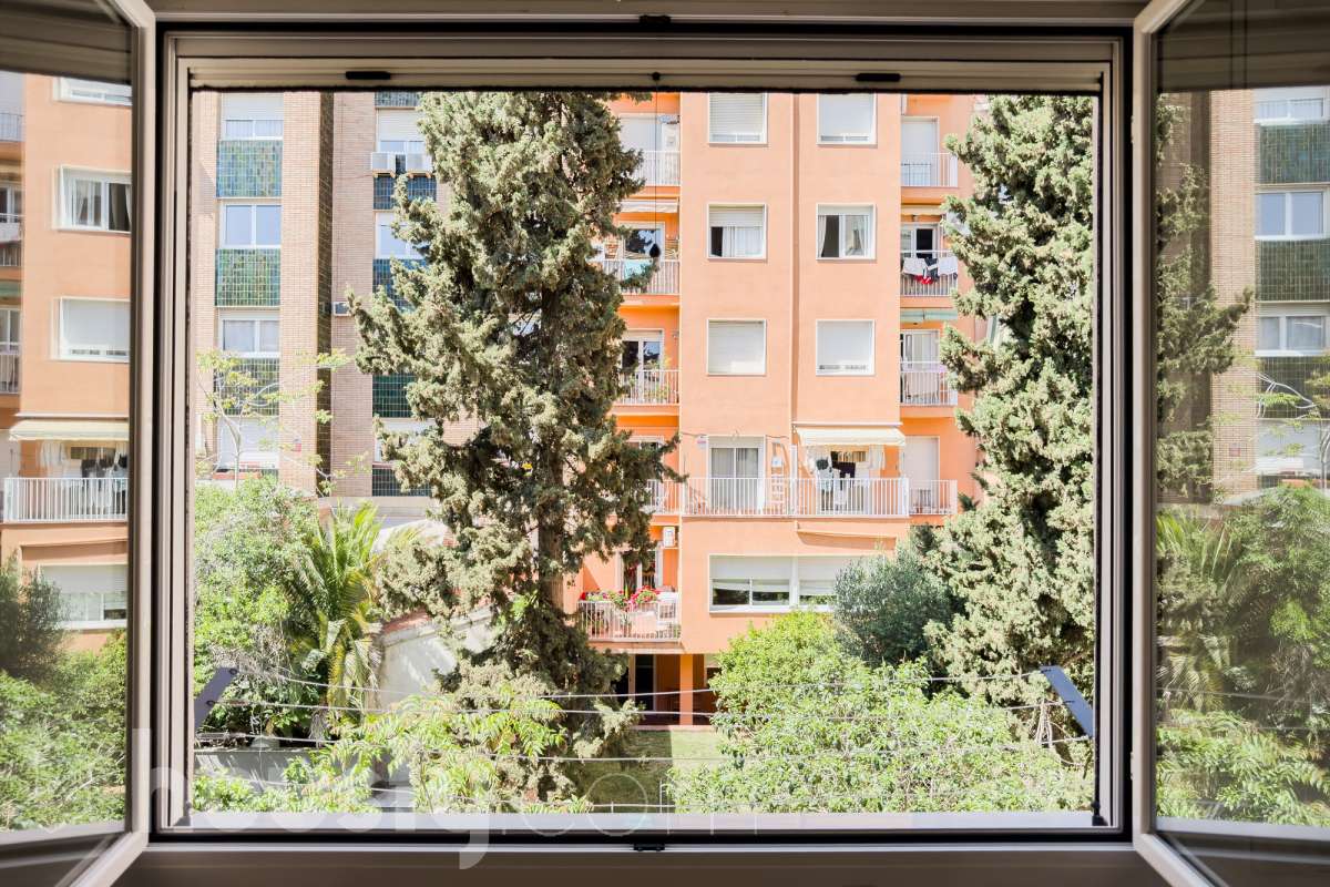 Piso en venta en CL MARTI, Gràcia, Barcelona-0