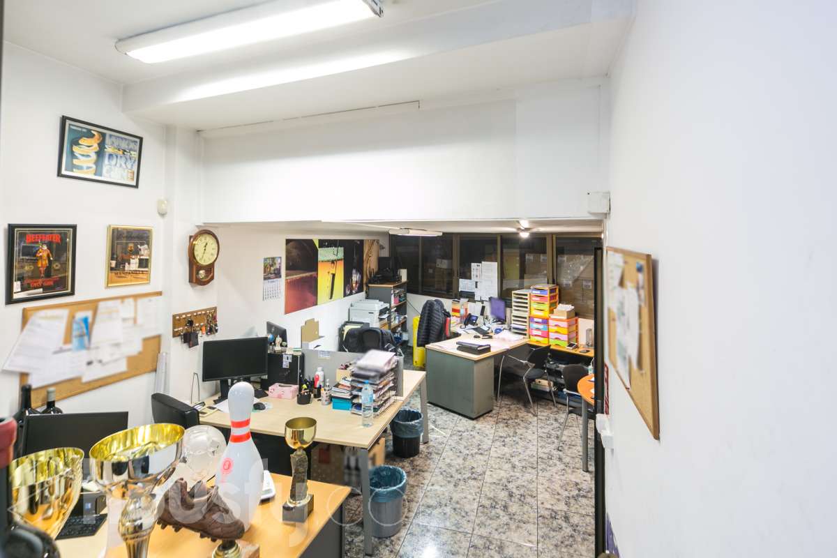 Local en venta en CL MARIA THOMAS,,  Cornellà de Llobregat-4