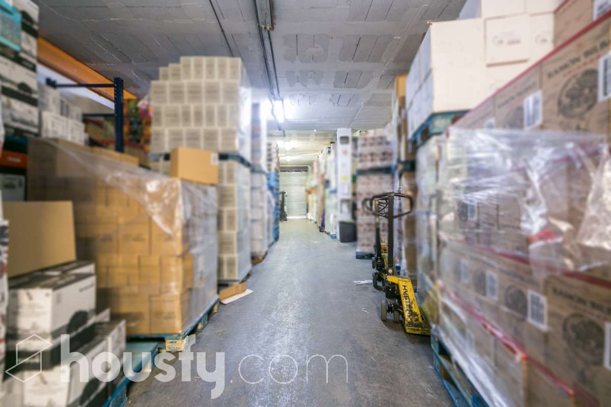 Local en venta en CL MARIA THOMAS,,  Cornellà de Llobregat-2