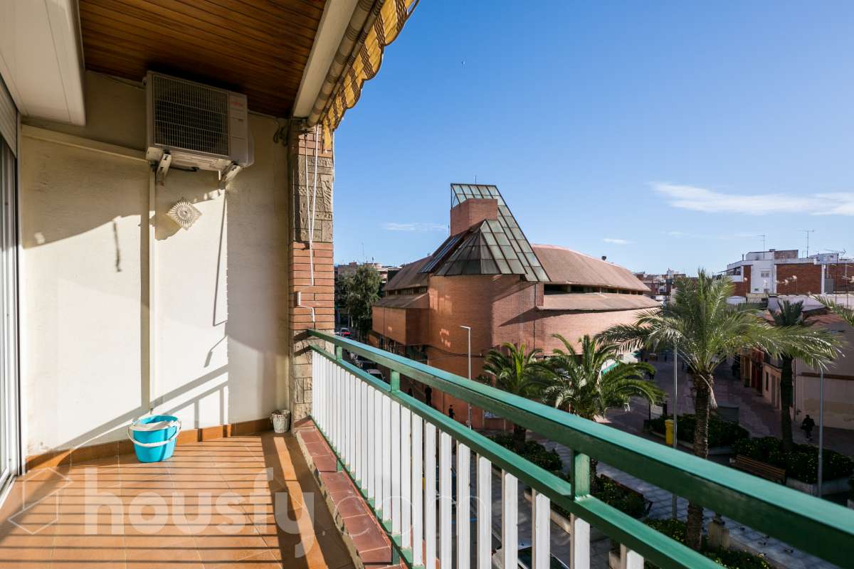 Piso en venta en CL MARCELINO MENENDEZ PELAYO,,  Cornellà de Llobregat-0