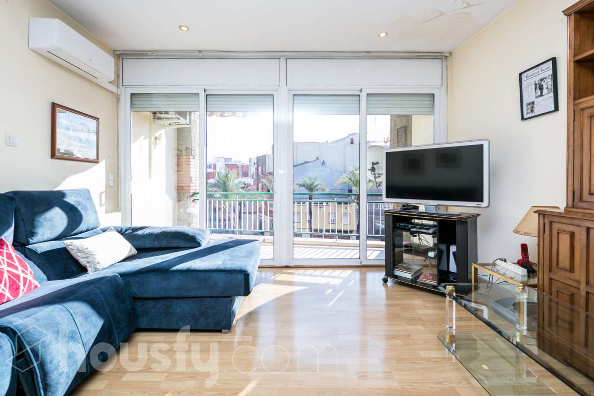 Piso en venta en CL MARCELINO MENENDEZ PELAYO,,  Cornellà de Llobregat-0