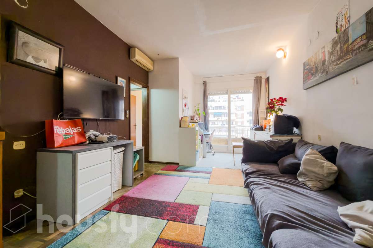Piso en venta en CL CORSEGA, Eixample, Barcelona-1
