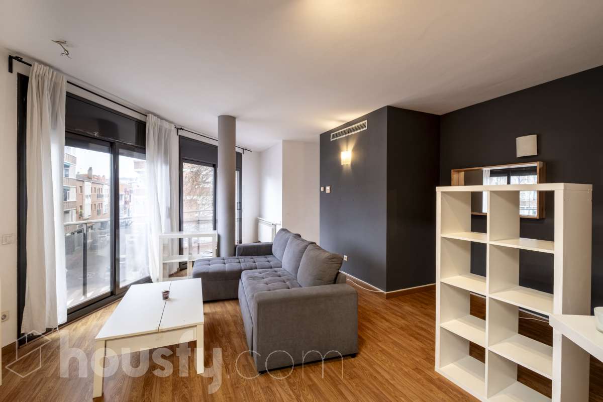 Piso en venta en Passeig de Gaudí, La Creu de Barberà - Avinguda - Eixample, Sabadell-0