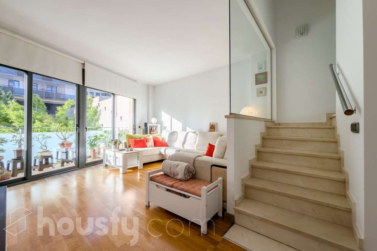Casa en venta en Carrer d'Anglesola, Les Corts, Barcelona-0