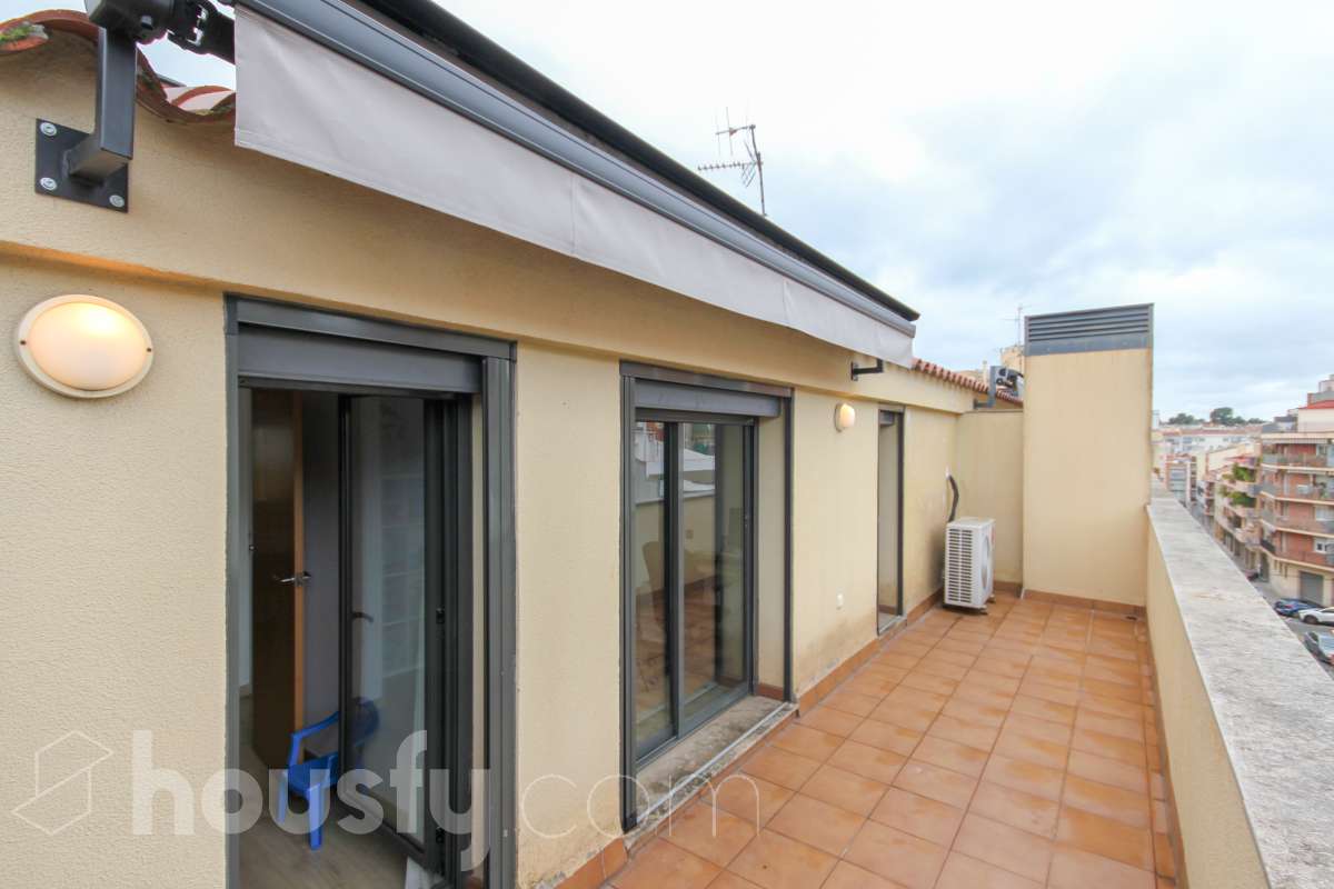 Dúplex en venta en Carrer de Monturiol, Nord-Oest, Terrassa-0