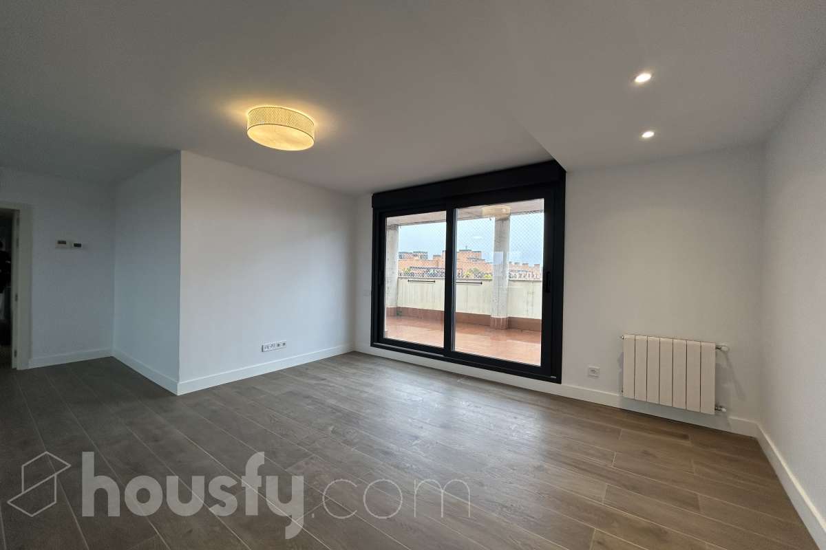 Piso en alquiler en Calle del Monasterio de las Batuecas, Fuencarral, Madrid-0