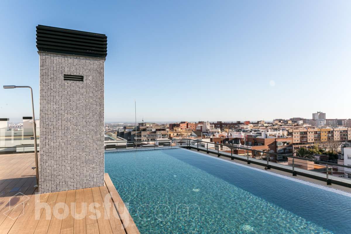 Piso en venta en CL ESTRONCI DE L,, Centre, L'Hospitalet de Llobregat-0