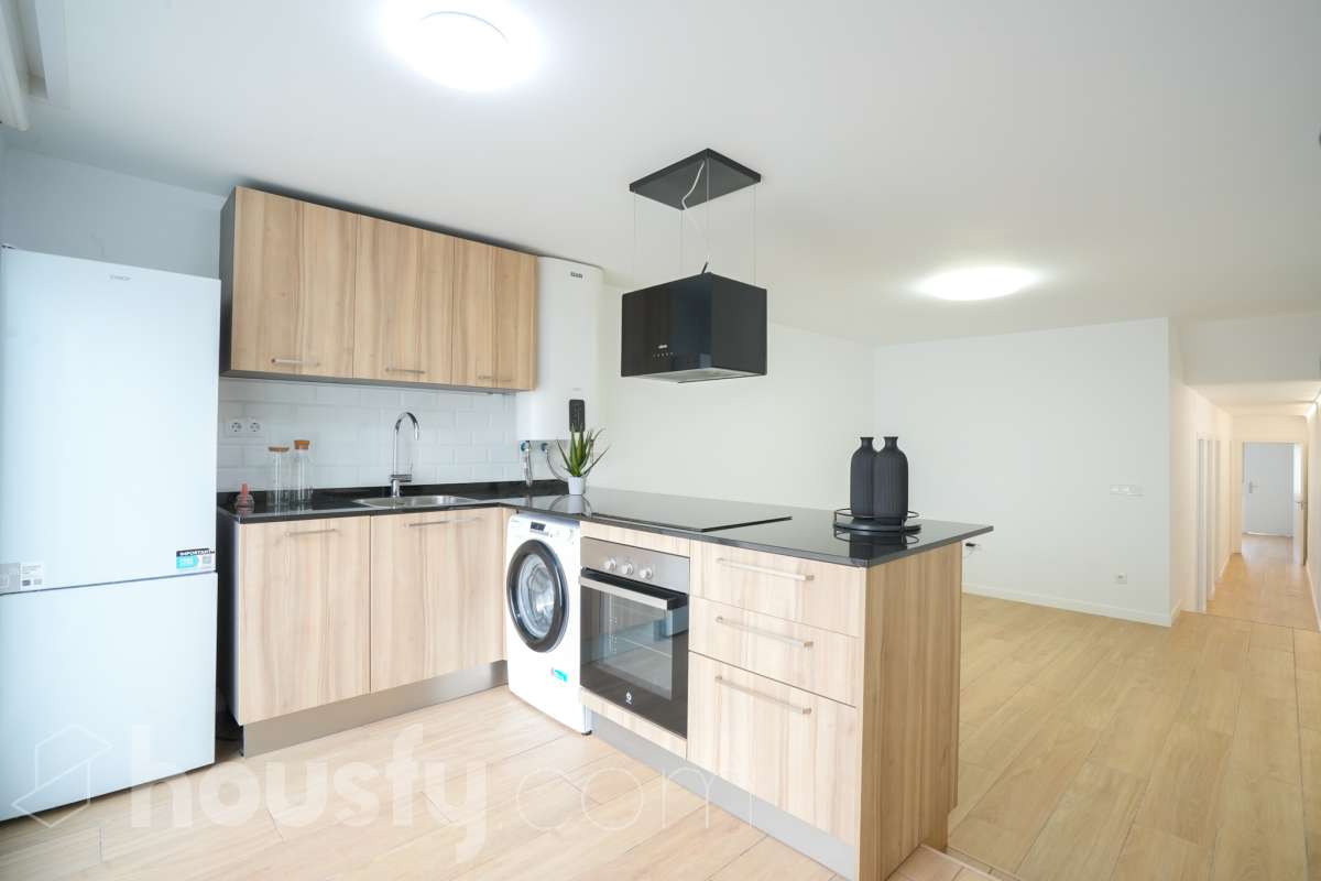 Piso en venta en Cl Santa Felicidad, Ciudad Lineal, Madrid-0