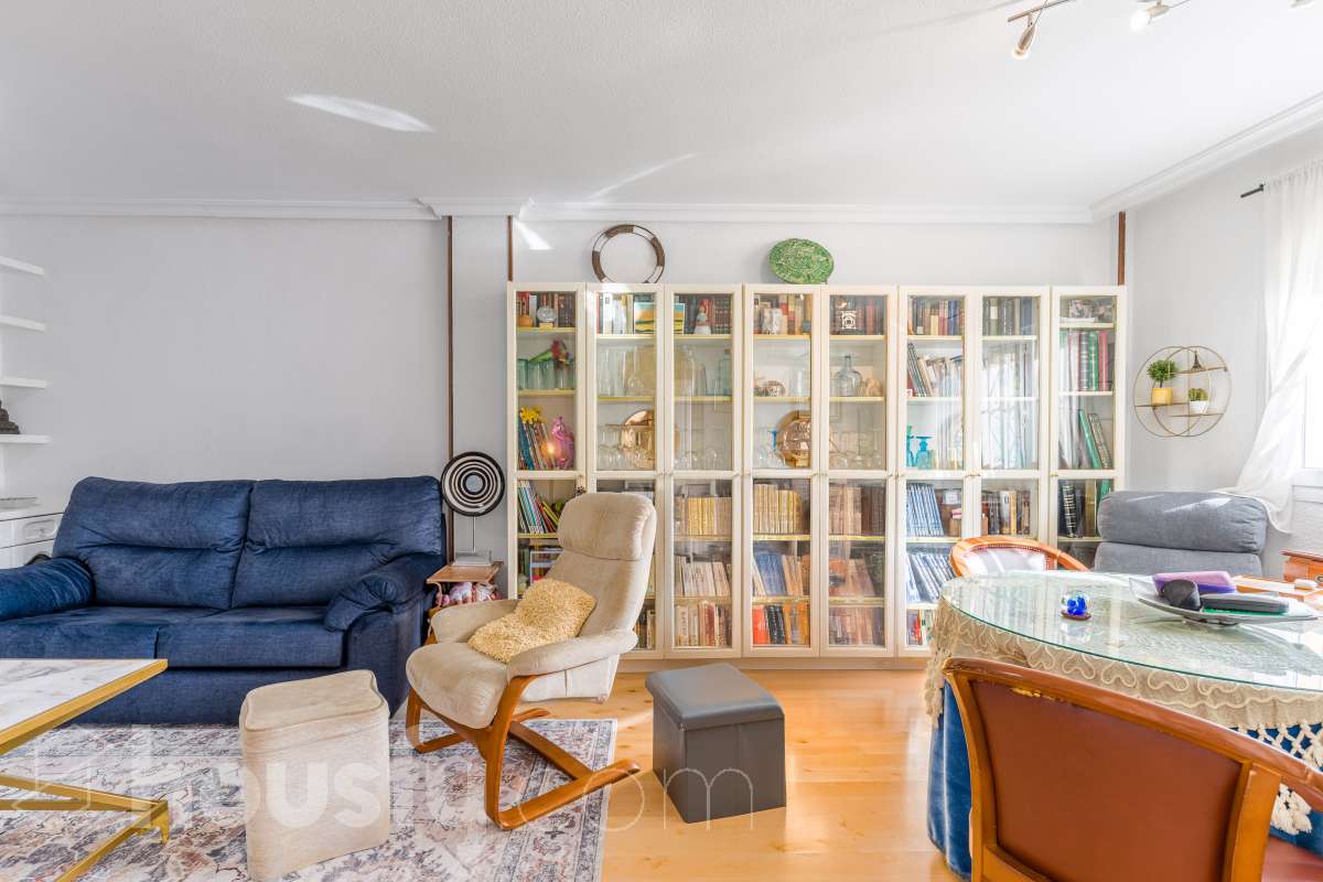 Casa en venta en Avenida Maestro Gaspar Vivas,  Almería-2