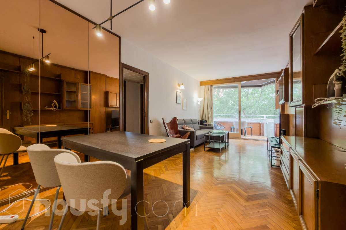 Piso en venta en Carrer de Provença, Eixample, Barcelona-1