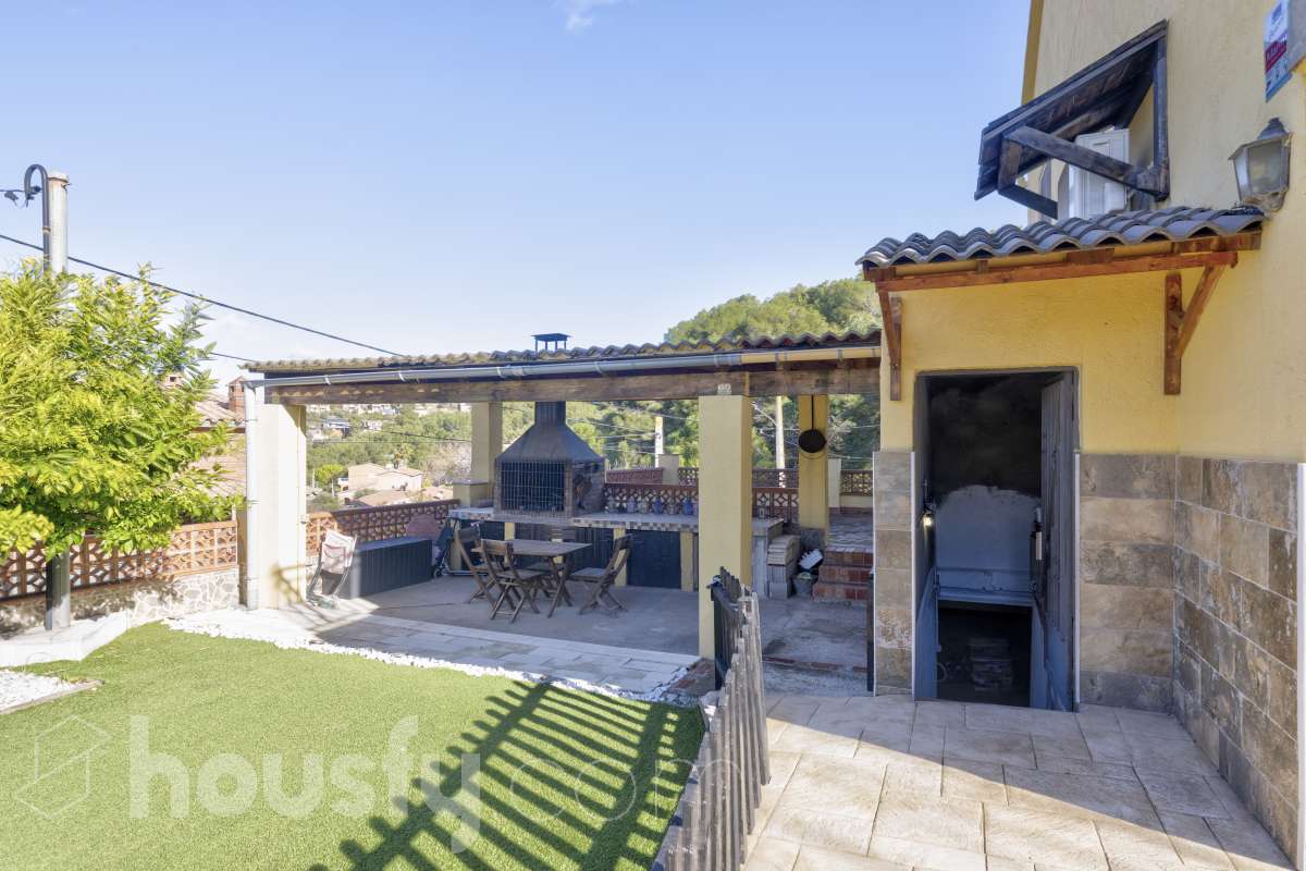 Casa en venta en CL BALLESTER, DEL, Ponent, Terrassa-0