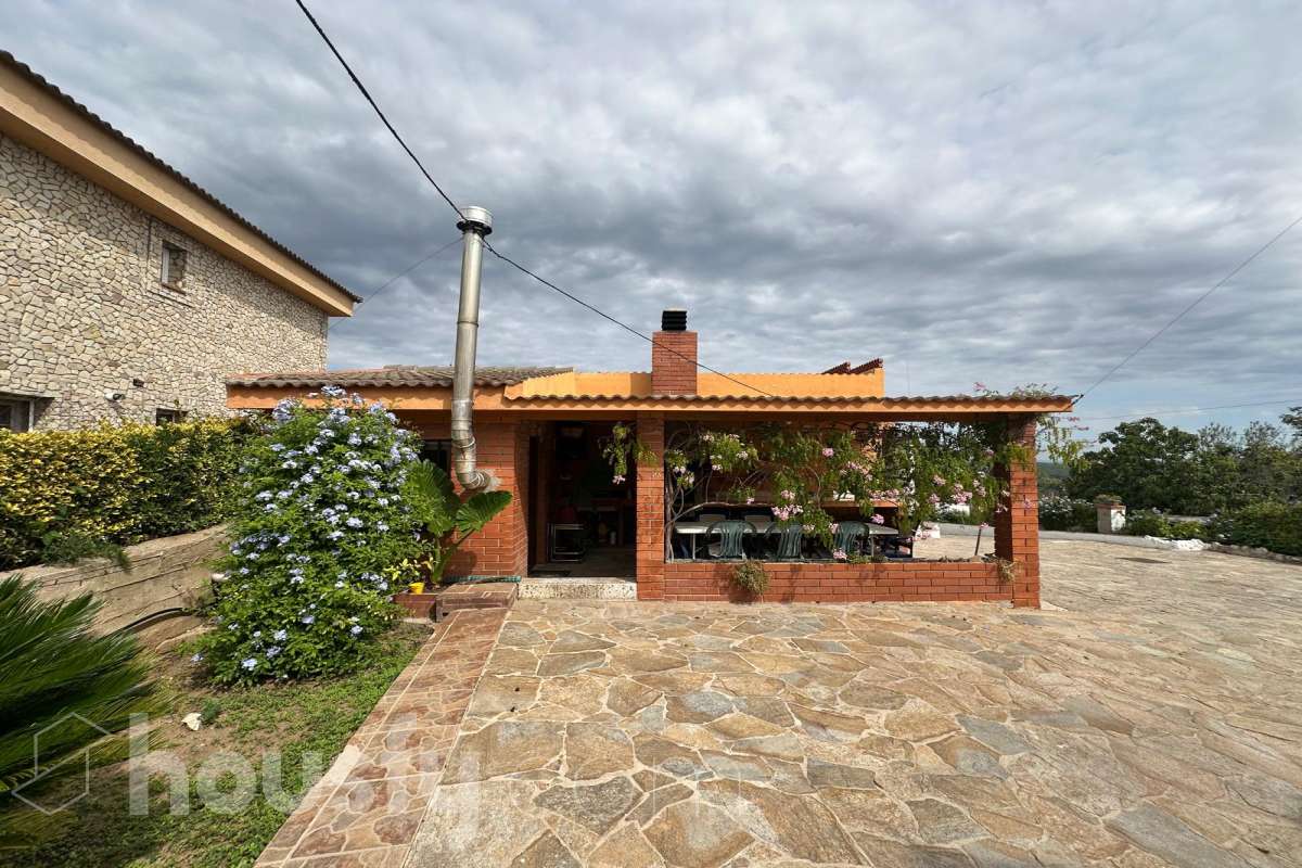 Casa en venta en AV CAN CORAL, 123,  Torrelles de Foix-1
